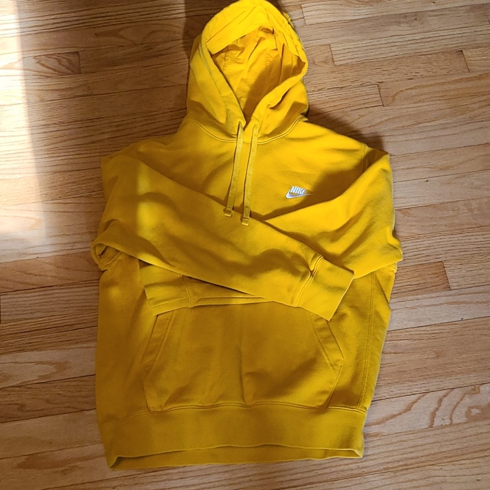 Nike super soft yellow relaxed fit hoodie